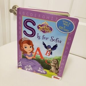 NWOT Disney's Hardbound Book S Is For Sofia Letters To Trace & 100 Flaps, 11 X 9